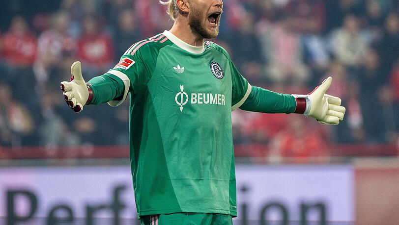 Stark bei Schalke: Loris Karius. Stark bei Schalke: Loris Karius.
