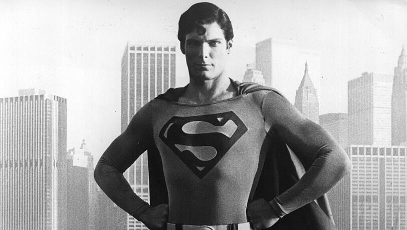 Christopher Reeves Superman-Anzug steht zum Verkauf.