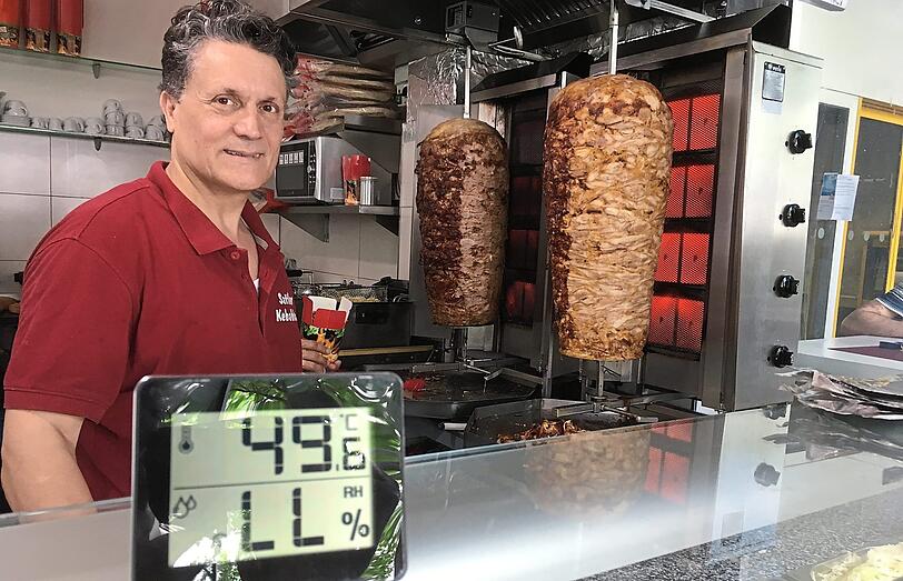 Ercan Keskin ist nicht zu beneiden: 49,6 Grad vorm Spieß.
