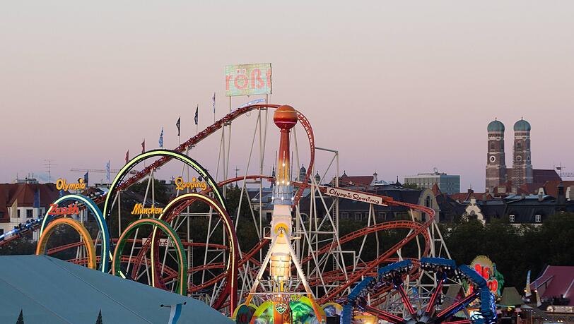 Kann auch romantisch - die Wiesn im Sonnenuntergang. (Archivbild)