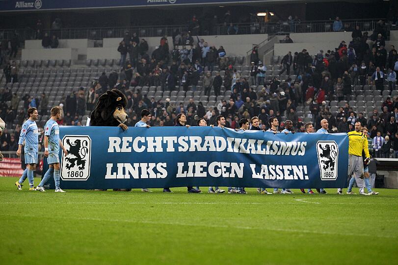 Unmissverständliches Signal: Die Löwen sprechen sich auf einem Transparent gegen Rechtsradikalismus aus.