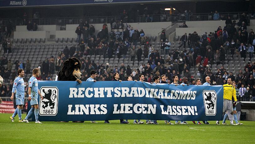 Unmissverständliches Signal: Die Löwen sprechen sich auf einem Transparent gegen Rechtsradikalismus aus. Unmissverständliches Signal: Die Löwen sprechen sich auf einem Transparent gegen Rechtsradikalismus aus.