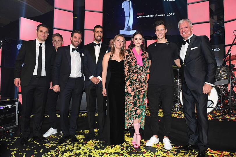 Michael Mronz, Jochen Breyer, Philip Gregenius, Sami Khedira, Gina Maria Schumacher, Lea van Acken, Vincent Weiss und Alexander Schuhmacher.