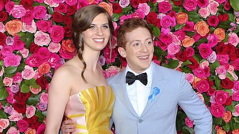 Ethan Slater und Ehefrau Lilly Jay bei den Tony Awards 2018 in New York.