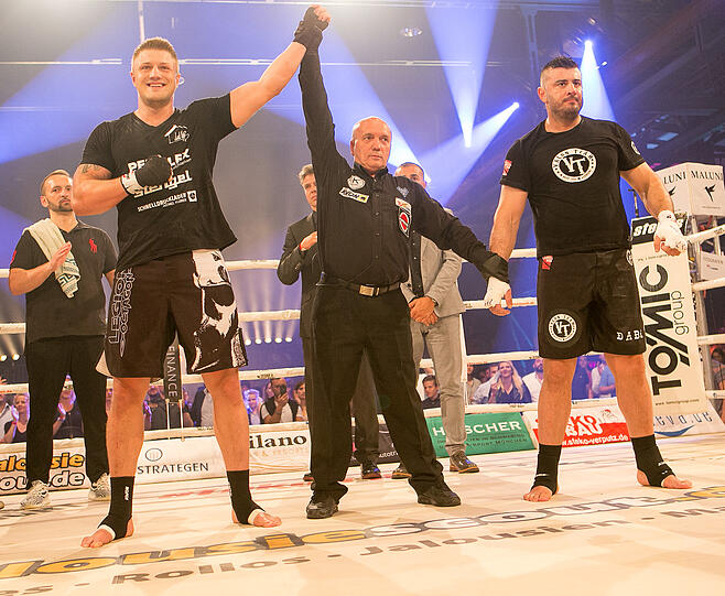 Smolik und Lang siegen: Die Bilder von der Fight Night in München zum Durchklicken.
