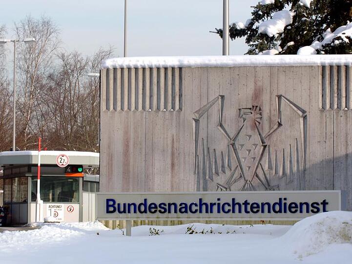 Der Eingang zum BND-Gelände in Pullach bei München.