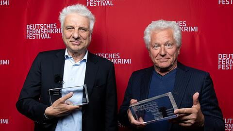Miroslav Nemec und Udo Wachtveitl (l.) sind mit dem Ehrenpreis des 22. Deutschen FernsehKrimiFestivals ausgezeichnet worden.