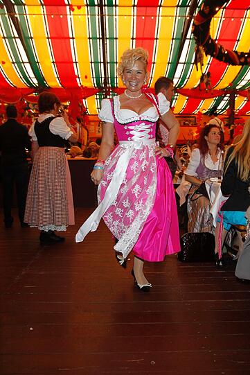 Regine Sixt's Damenwiesn: Die Münchner Lady-Elite trifft sich im Hippdrom. Die Bilder