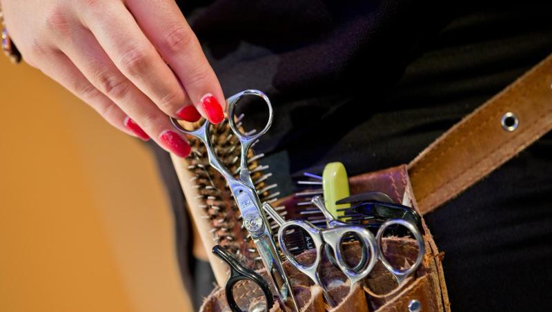 Im Vergleich zum Vorjahr ist der Preis für einen Friseurbesuch bei Frauen um 9,2 Prozent, bei Männern um 8,0 Prozent gestiegen. Im Vergleich zum Vorjahr ist der Preis für einen Friseurbesuch bei Frauen um 9,2 Prozent, bei Männern um 8,0 Prozent gestiegen.