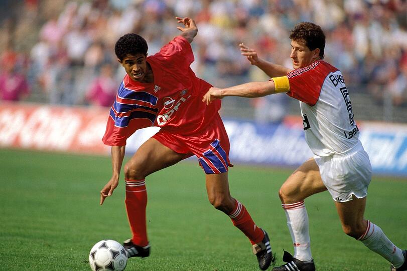 Mazinho (Juli 1991 - Januar 1994/Juli 1994 - Januar 1995): Ebenfalls im Sommer 1991 kam Waldemar Aureliano de Oliveira Filho  genannt Mazinho zum FC Bayern München. Der vom  CA Bragantino verpflichtete Stürmer kam an der Isar besser zurecht als sein Landsmann Bernardo. In 56 Spielen konnte sich Mazinho 16 Mal in die Torschützenliste eintragen. In der Saison 1993/94 lief Mazinho kaum noch für die Bayern auf und wechselte dann in der Winterpause auf Leihbasis nach Porto Alegre, ein Jahr später schloß er sich Flamengo an.