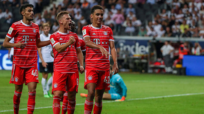 Jamal Musiala (r.) setzte mit seinem Treffer zum 6:1 den Schlusspunkt.