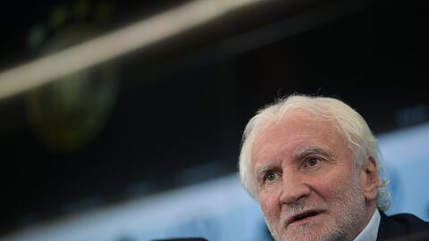 Stellte sich den Medien: Der neue DFB-Direktor für die deutsche Fußball-Nationalmannschaft Rudi Völler.