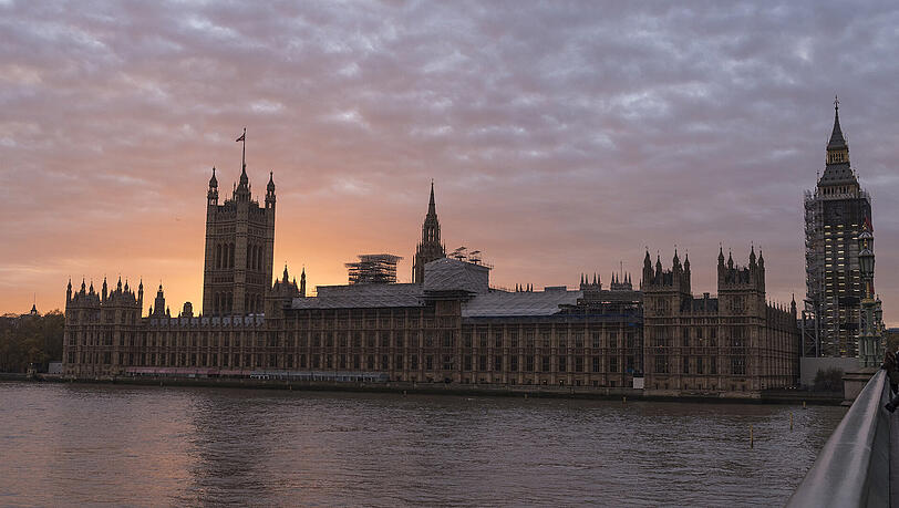 Im britischen Parlament sucht der ein oder andere offenbar auch Schmuddelfilmchen. Im britischen Parlament sucht der ein oder andere offenbar auch Schmuddelfilmchen.