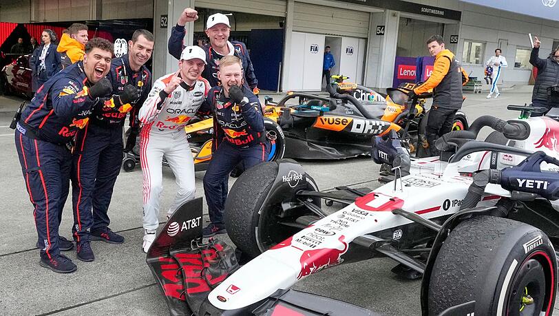Max Verstappen (3.v.l) ist in Suzuka eine Klasse für sich.
