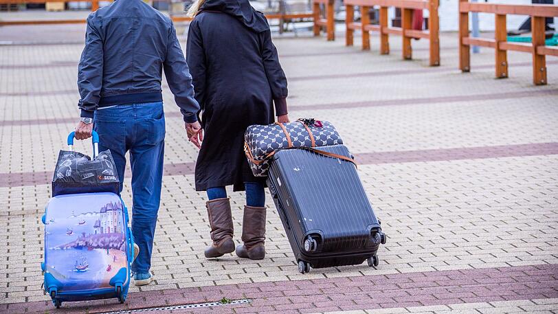 Ausreiseverbote für Menschen aus Virus-Hotspots? Großflächig soll es diese nicht geben. Es soll präzise und kleinräumig überwacht werden.