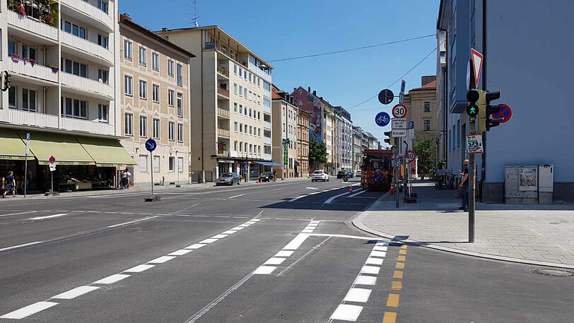Die Schwanthalerstraße mit ihren neuen Radlstreifen.