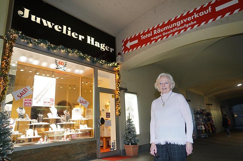 Abschied nach 50 Jahren: Johanna Hager (73), deren Familie seit vier Generationen am Stachus ein Juweliergeschäft betreibt, hört auf.