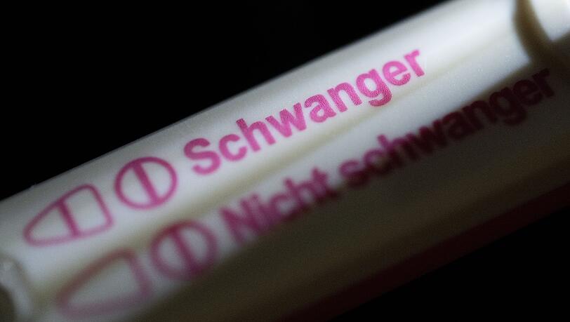 328 Abgeordnete mehrerer Fraktionen wollen, dass Abtreibung bis zum Ende der zwölften Schwangerschaftswoche nicht mehr grundsätzlich rechtswidrig ist. (Archivbild)