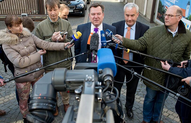 CSU-Vorstandssitzung in der Parteizentrale: Josef Schmid und die CSU kämpfen um einen Sieg bei der Stichwahl