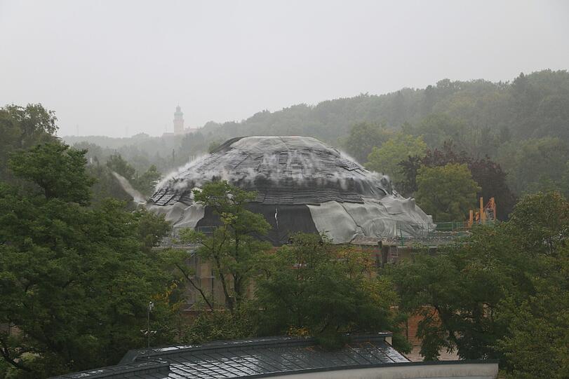 Die Sprengung der Elefantenhaus-Kuppel aus dem Blickwinkel der Drohne