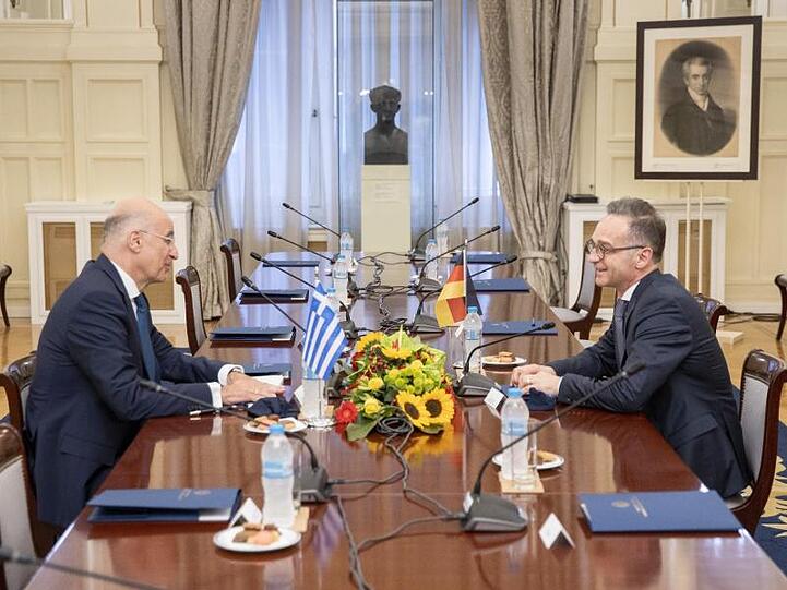 Bundesaußenminister Heiko Maas zu Gast bei seinem griechischen Amtskollege Nikos Dendias in Athen.