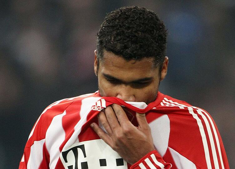 Breno: Die Verpflichtung des damals 18-Jährigen Abwehrtalents war den Bayern 2008 zwölf Millionen Euro wert. Von Sau Paulo wechselte der Brasilianer nach München, konnte aber nie Fuß fassen. Eine Leihe zum 1.FC Nürnberg war verheißungsvoll, dort stoppte ihn aber ein Kreuzbandriss. Der tragische Höhepunkt: Breno wurde 2012 wegen schwerer Brandstiftung zu einer knapp vierjährigen Haftstrafe verurteilt.