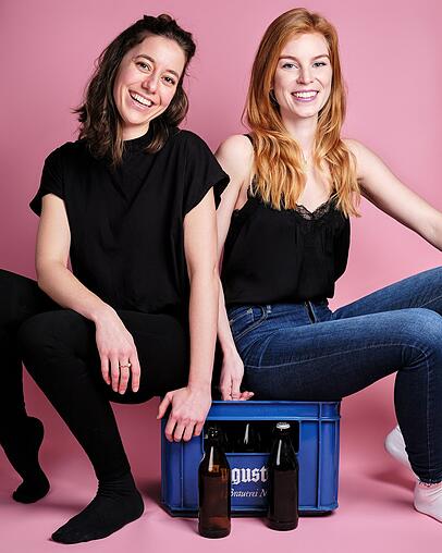Anna (l.) und Clarissa haben das "Flaschenkollektiv" gegründet. Anna (l.) und Clarissa haben das "Flaschenkollektiv" gegründet.