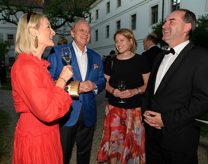 Monika Gruber, Alfons Schuhbeck, Astrid Freudenstein und Hubert Aiwanger