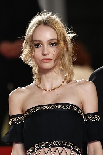 Auch schon bei den Filmfestspielen im Mai dieses Jahres in Cannes sah Lily-Rose erschreckend dürr aus.