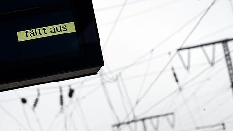 Nach Angaben der Bahn ist ein Stellwerk in Köln-Kalk betroffen. (Symbolbild)