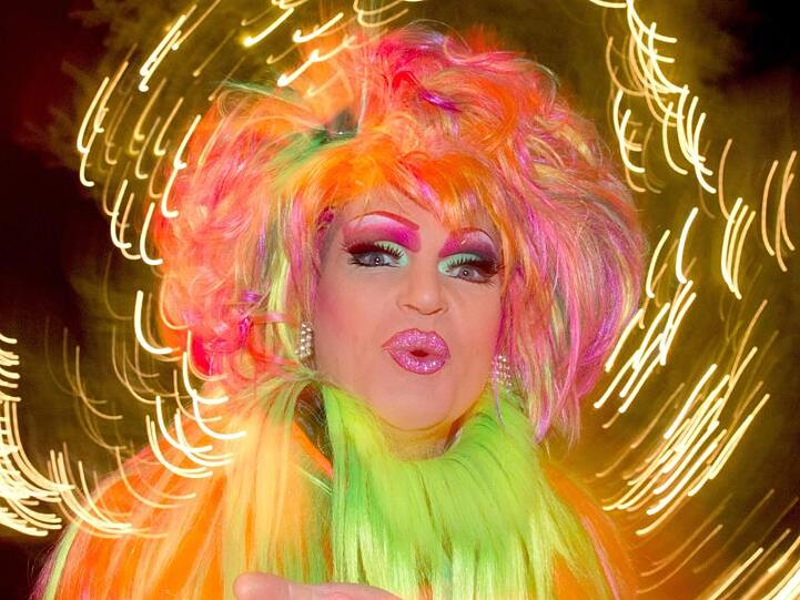 Die Dragqueen Olivia Jones mag es schön bunt.