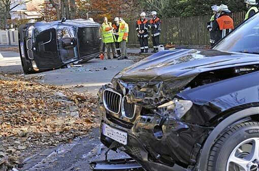 Zwei BMW-Fahrer in Grünwald sind am Freitag zusammengestoßen.