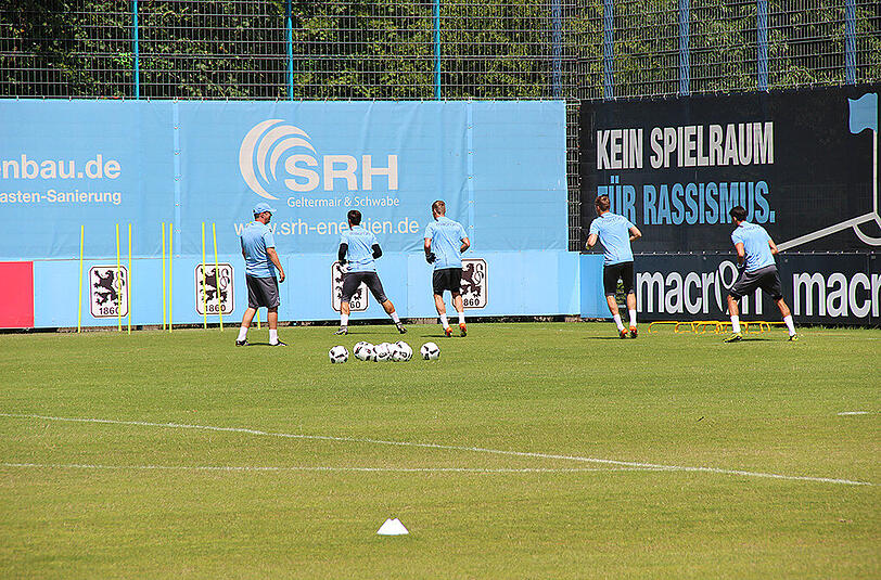 Am Samstag startete der TSV 1860 München ganz offiziell in die neue Saison. Klicken Sie sich durch die Bilder des Traningsauftakts mit dem neuen Trainer Kosta Runjaic.