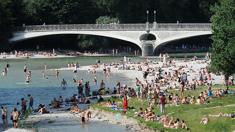 Im Sommer ist es am schönsten, sich draußen aufzuhalten. Doch beim Sonnenbaden sollte einiges beachtet werden und auf ein paar Produkte sollte zudem verzichtet werden. Im Sommer ist es am schönsten, sich draußen aufzuhalten. Doch beim Sonnenbaden sollte einiges beachtet werden und auf ein paar Produkte sollte zudem verzichtet werden.