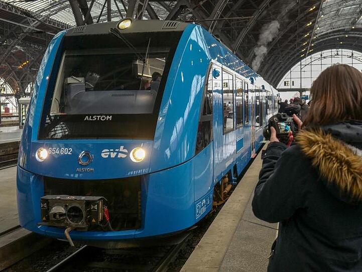 Ein Wasserstoffzug von Alstom im Leipziger Hauptbahnhof.