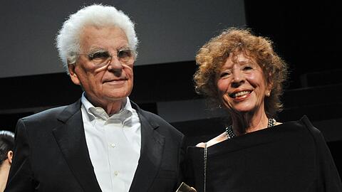 Bei der Verleihung des Deutschen Theaterpreises 2012 in Erfurt erhält der Dramatiker Tankred Dorst gemeinsam mit seiner Frau und künstlerischen Partnerin Ursula Ehler den Preis für das Lebenswerk.