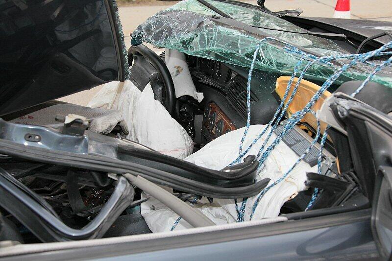 Ein 70 Jahre alter Autofahrer ist am Donnerstag bei einem Unfall auf der Autobahn 94 nahe Poing in Oberbayern ums Leben gekommen. Der Mann übersah das Ende eines Staus.