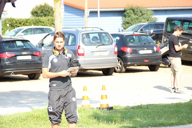 Sehen Sie hier die Bilder von der Ankunft der Löwen in Heimstetten.