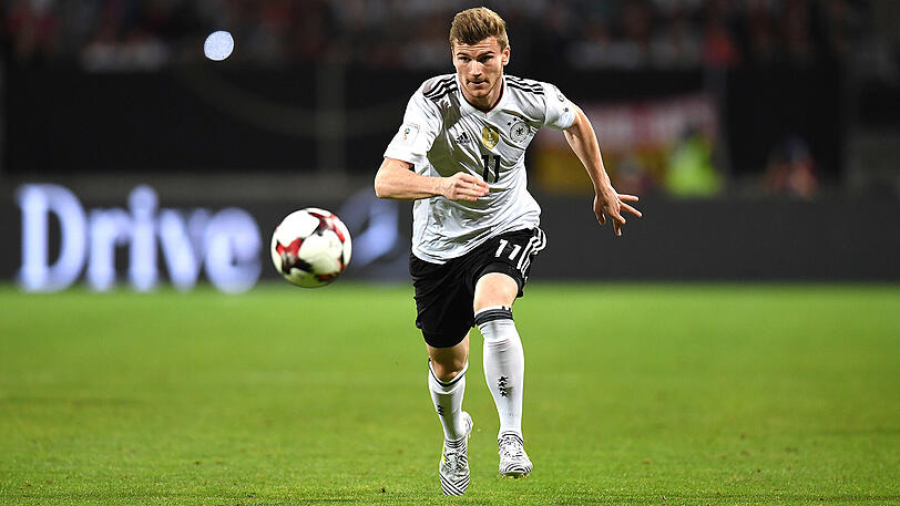 "Timo Werner ist ein Kandidat für die Spitze, er hat beim Confed Cup gut gespielt und ist gut in die Saison gekommen", sagte Bundestrainer Joachim Löw.