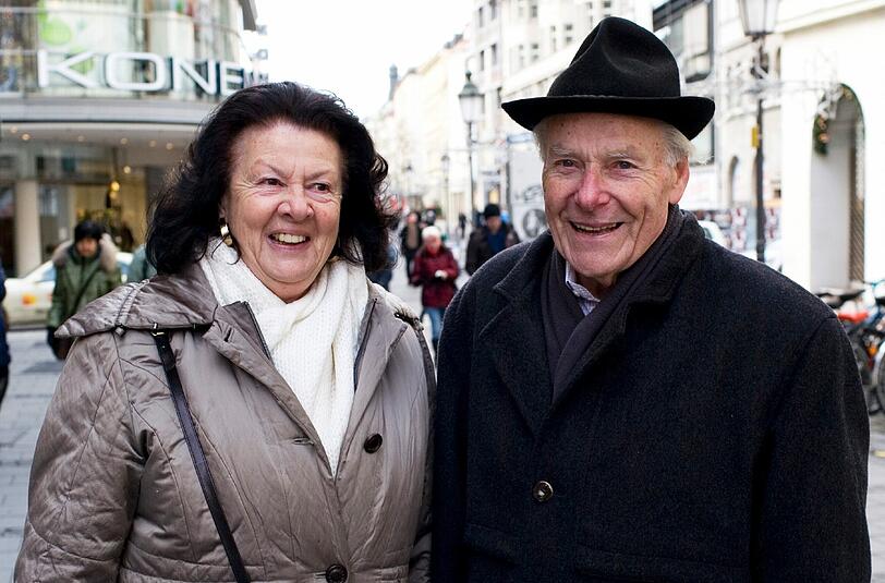 Für Kurt Stricker (78) und Irene Stricker (73) aus Solln ist das Wählen eine Staatsbürgerpflicht: "Und bei so großen Problemen wie den steigenden Mietpreisen in der Stadt muss man doch zeigen, dass etwas gemacht werden muss.&ldquo;
