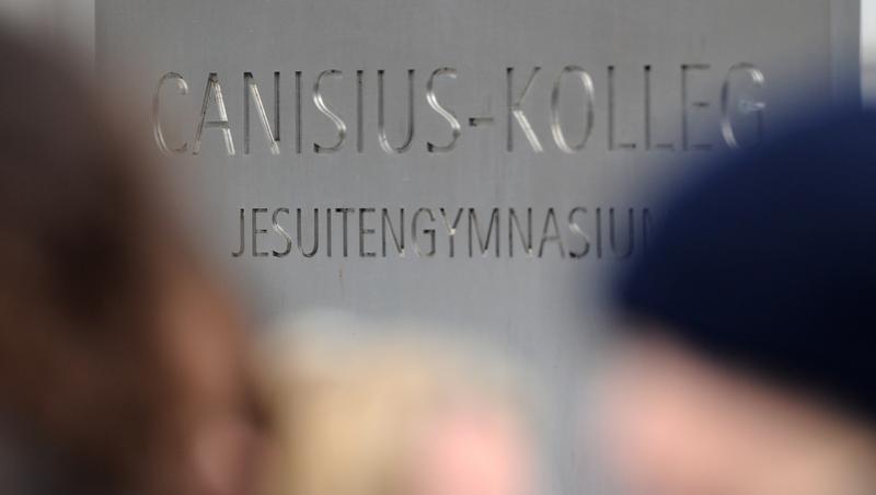 Am katholischen Canisius-Gymnasium wurden die ersten Fälle bekannt Am katholischen Canisius-Gymnasium wurden die ersten Fälle bekannt