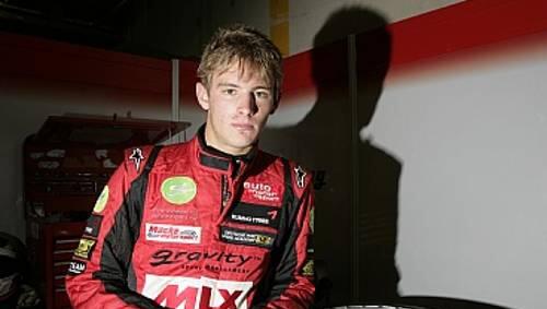 Vorbild Vettel: Wie der deutsche Formel 1-Star will auch der fränkische Formel 3-Rookie Marco Wittmann über seinen roten Renner (240 PS, 540 Kilo) den Sprung in die Königsklasse schaffen. Vorbild Vettel: Wie der deutsche Formel 1-Star will auch der fränkische Formel 3-Rookie Marco Wittmann über seinen roten Renner (240 PS, 540 Kilo) den Sprung in die Königsklasse schaffen.