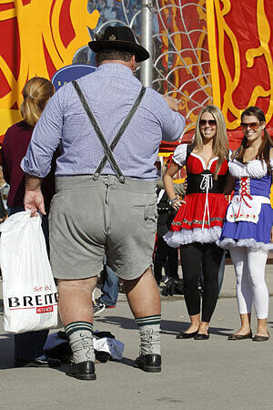 Huch? Sehen wir hier den Wiesn-Auftritt von Reiner Calmund?