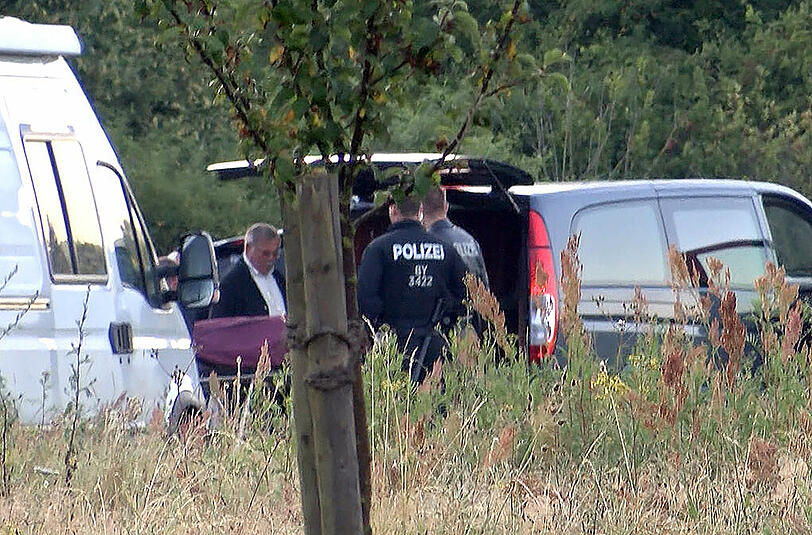 Am Mainufer konnte eine Spezialeinheit der Polizei den Täter stellen. Als er die Polizisten Angriff, wurde er erschossen.