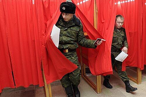 Antreten zur Wahl: Russische Soldaten haben ihre Stimme abgegeben.