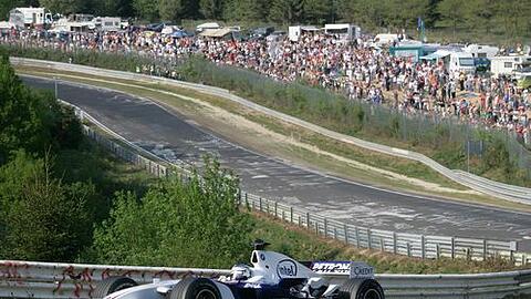Nick Heidfeld ist der einzige Pilot, der mit einem modernen Formel-1-Wagen über die Nordschleife rasen durfte.