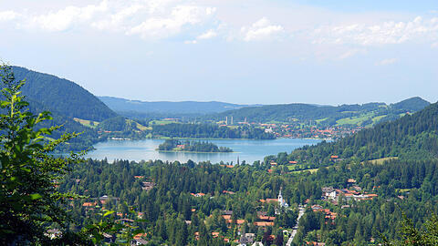 Der Schliersee ist ein beliebtes Ausflugsziel in Oberbayern.