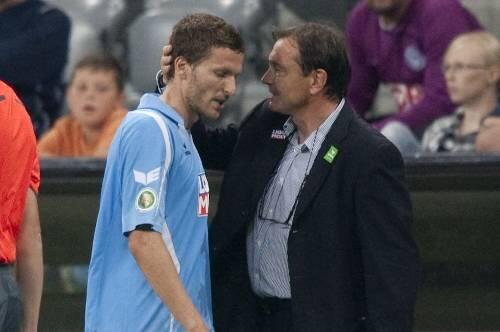 "Er wackelt": Sagt Ewald Lienen (rechts) über Stürmer Benny Lauth.