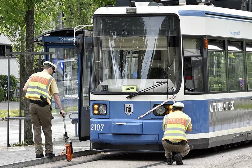 Am Cosimabad und am Frankfurter Ring wurden mehrere Personen bei einem Tram- und einem Busunfall verletzt.