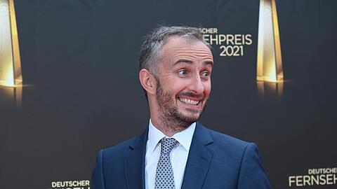 Jan Böhmermann hat mit einem satirischen Beitrag eine Diskussion auf Twitter ausgelöst.